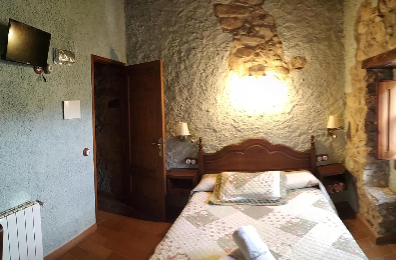 Llinars del Valles Masia Can Felip B&B מראה חיצוני תמונה
